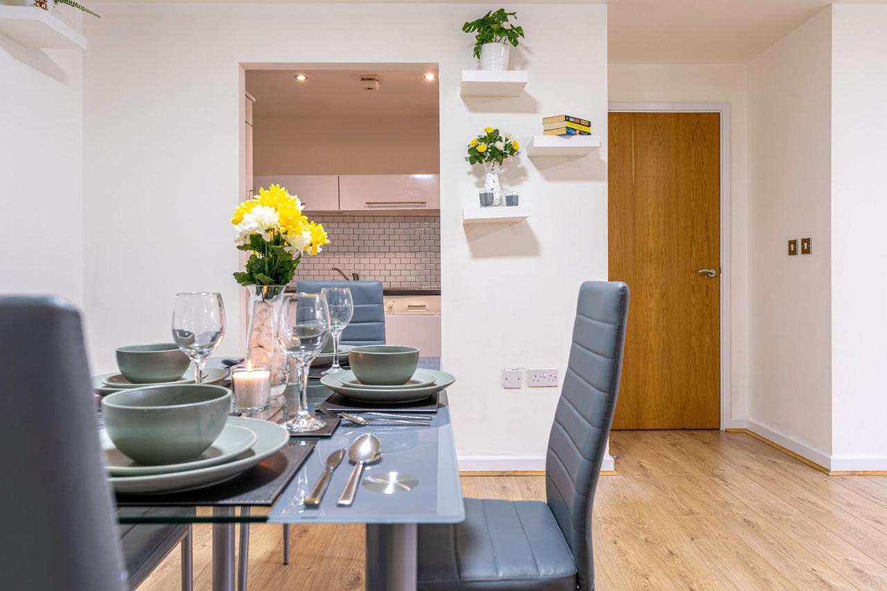 Riley House Spacious City Apartment Coventry Esterno foto