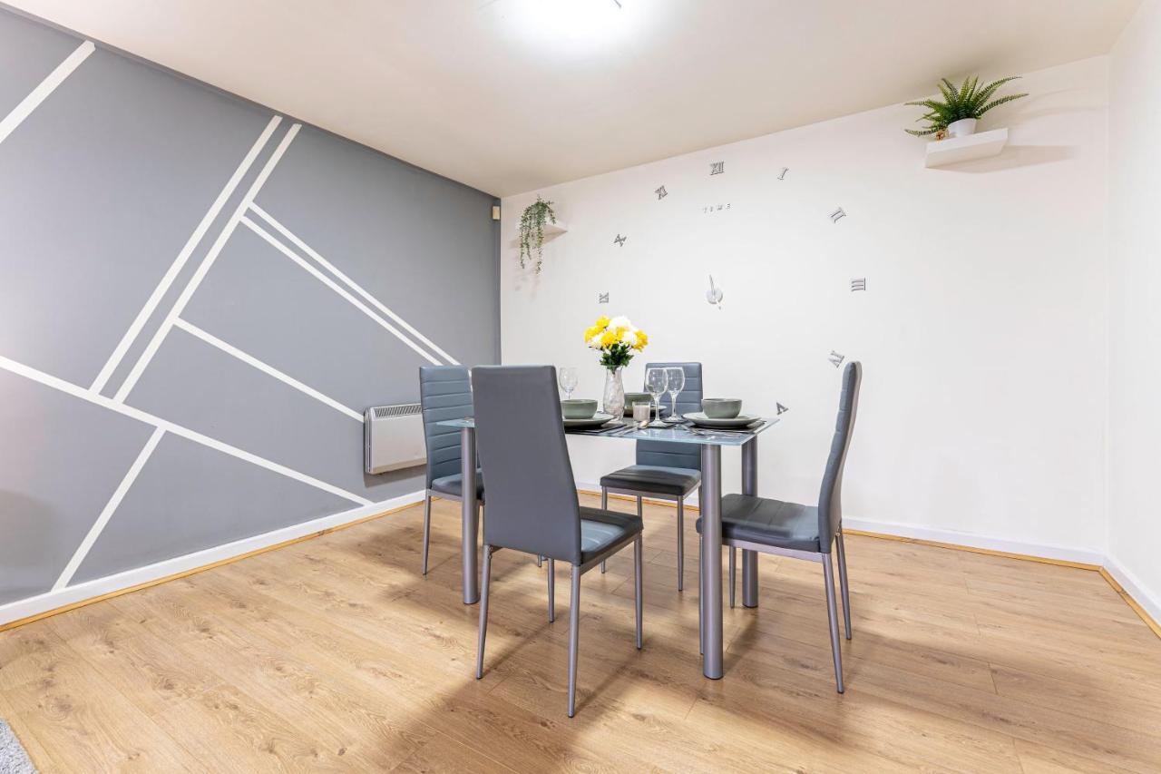 Riley House Spacious City Apartment Coventry Esterno foto