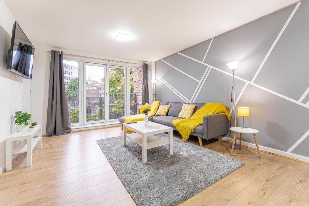 Riley House Spacious City Apartment Coventry Esterno foto