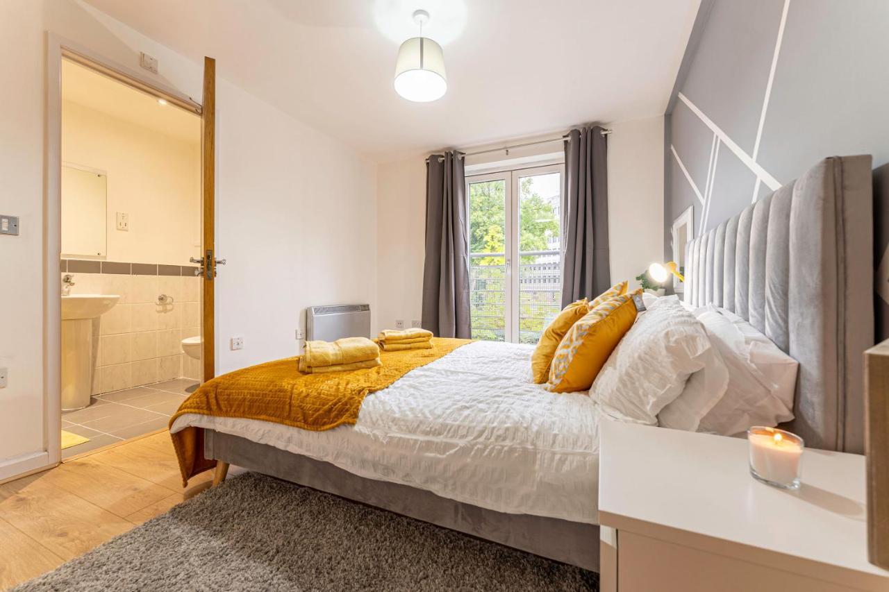 Riley House Spacious City Apartment Coventry Esterno foto