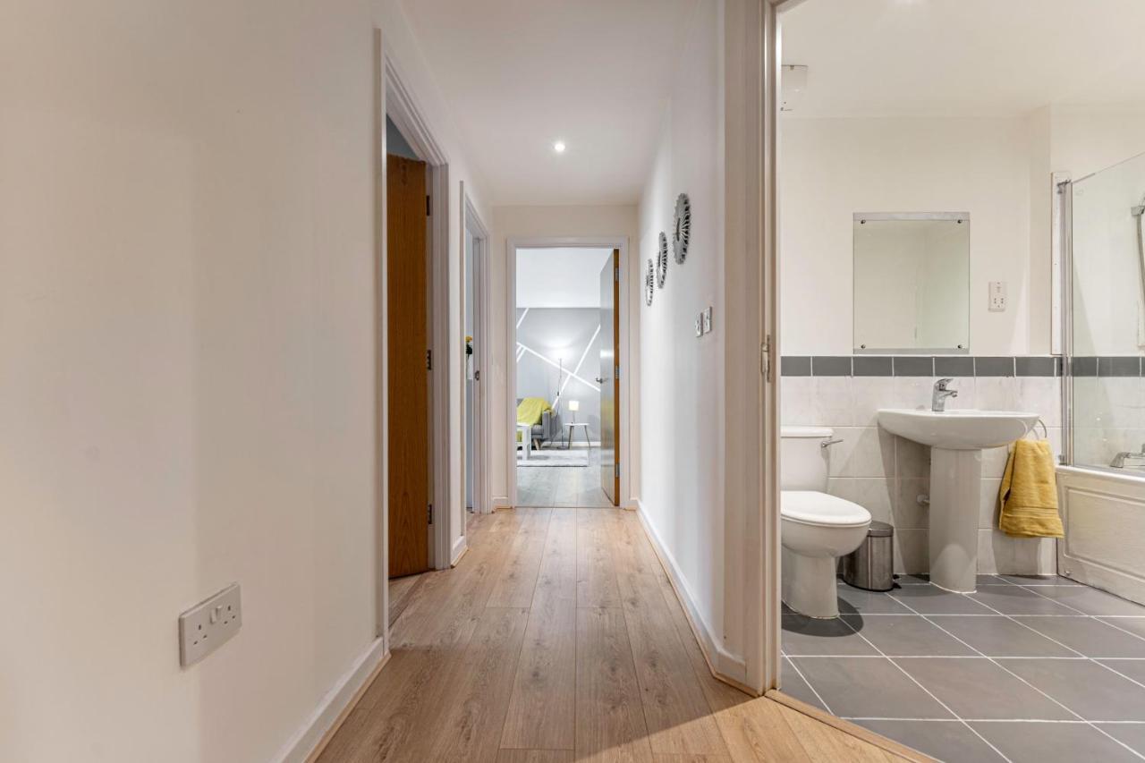 Riley House Spacious City Apartment Coventry Esterno foto