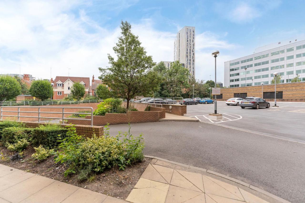 Riley House Spacious City Apartment Coventry Esterno foto