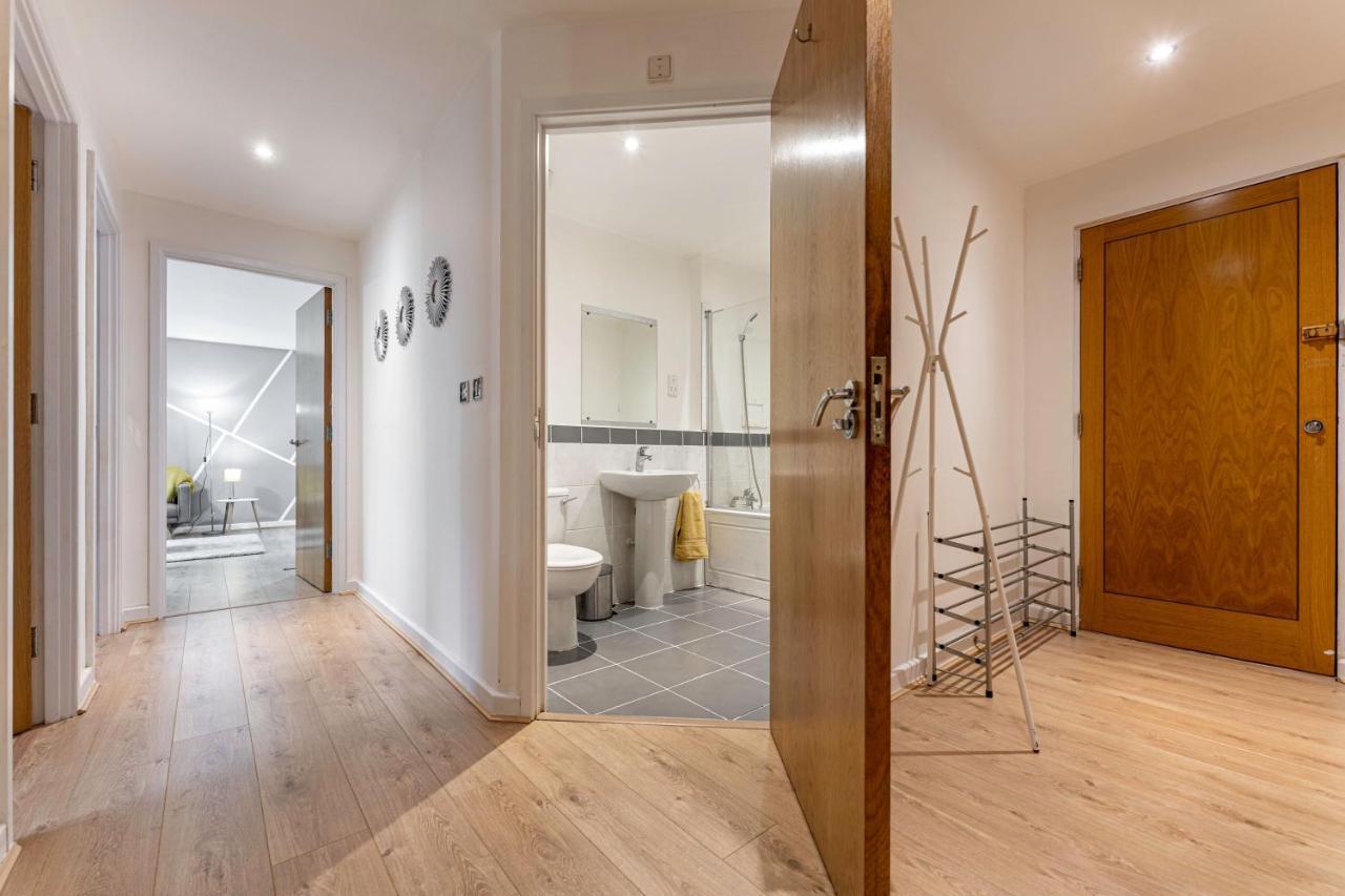 Riley House Spacious City Apartment Coventry Esterno foto