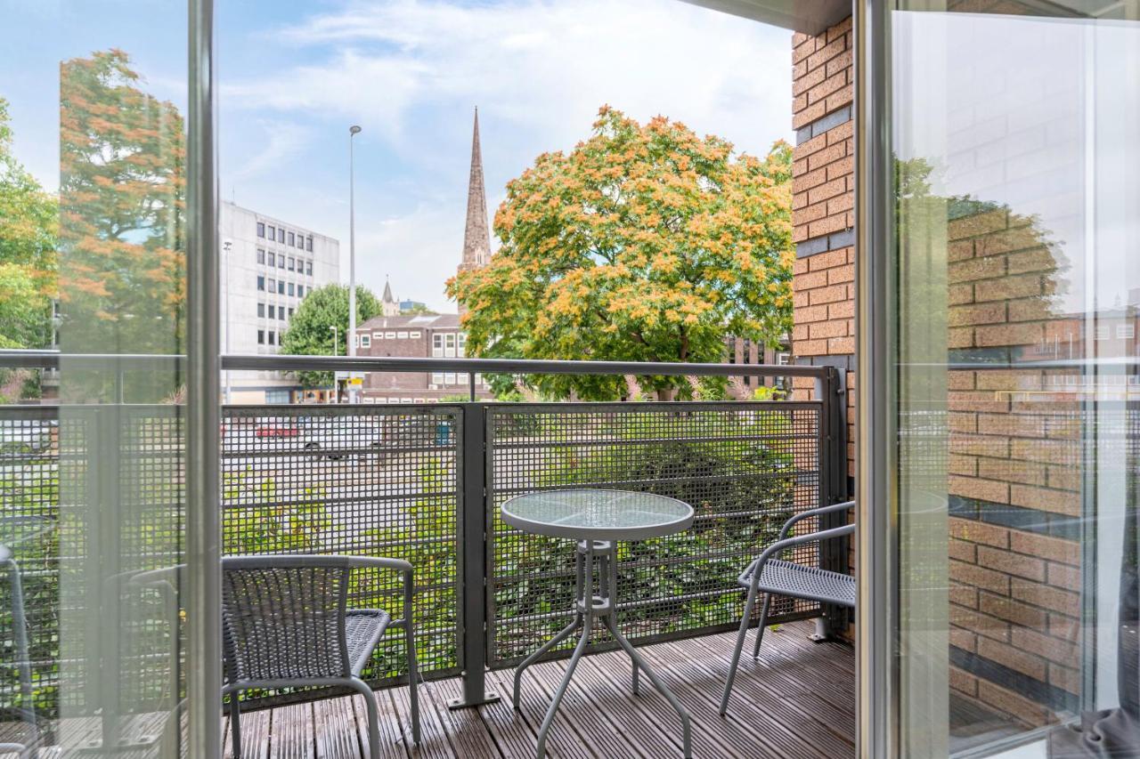 Riley House Spacious City Apartment Coventry Esterno foto