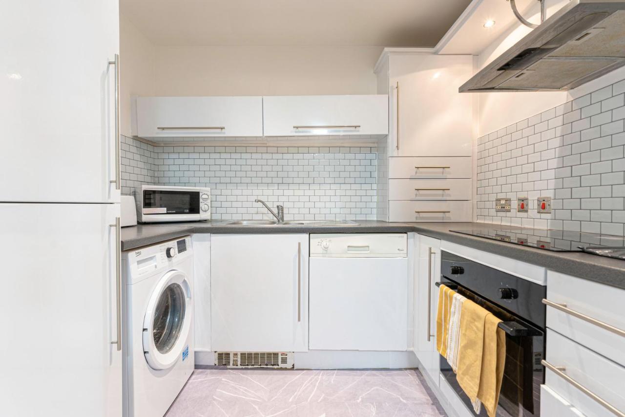 Riley House Spacious City Apartment Coventry Esterno foto