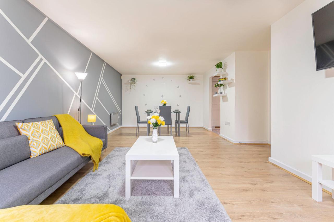 Riley House Spacious City Apartment Coventry Esterno foto
