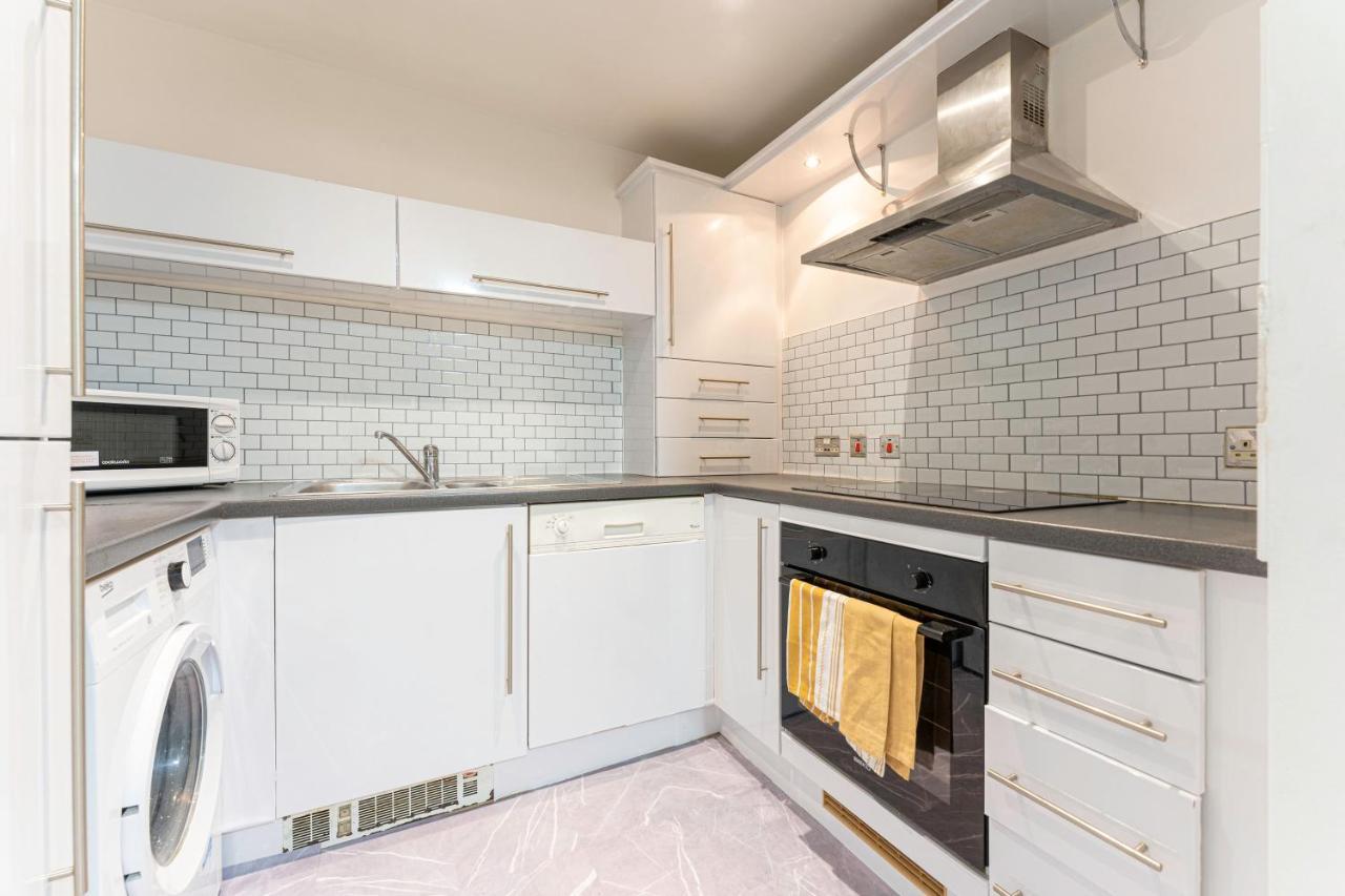 Riley House Spacious City Apartment Coventry Esterno foto