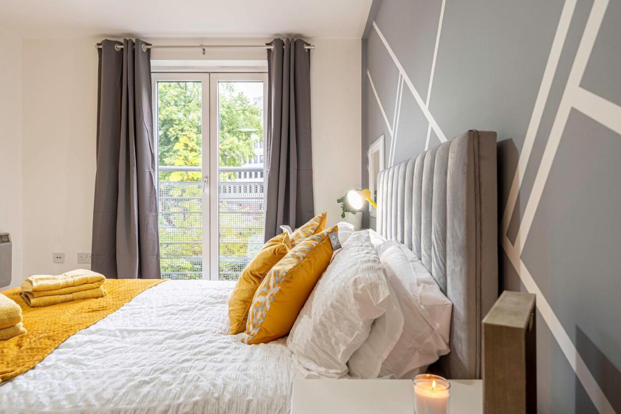 Riley House Spacious City Apartment Coventry Esterno foto