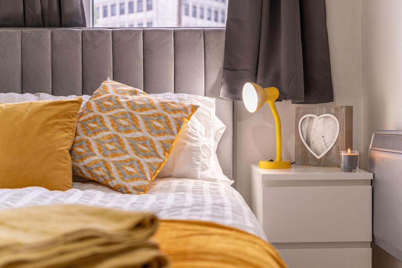 Riley House Spacious City Apartment Coventry Esterno foto