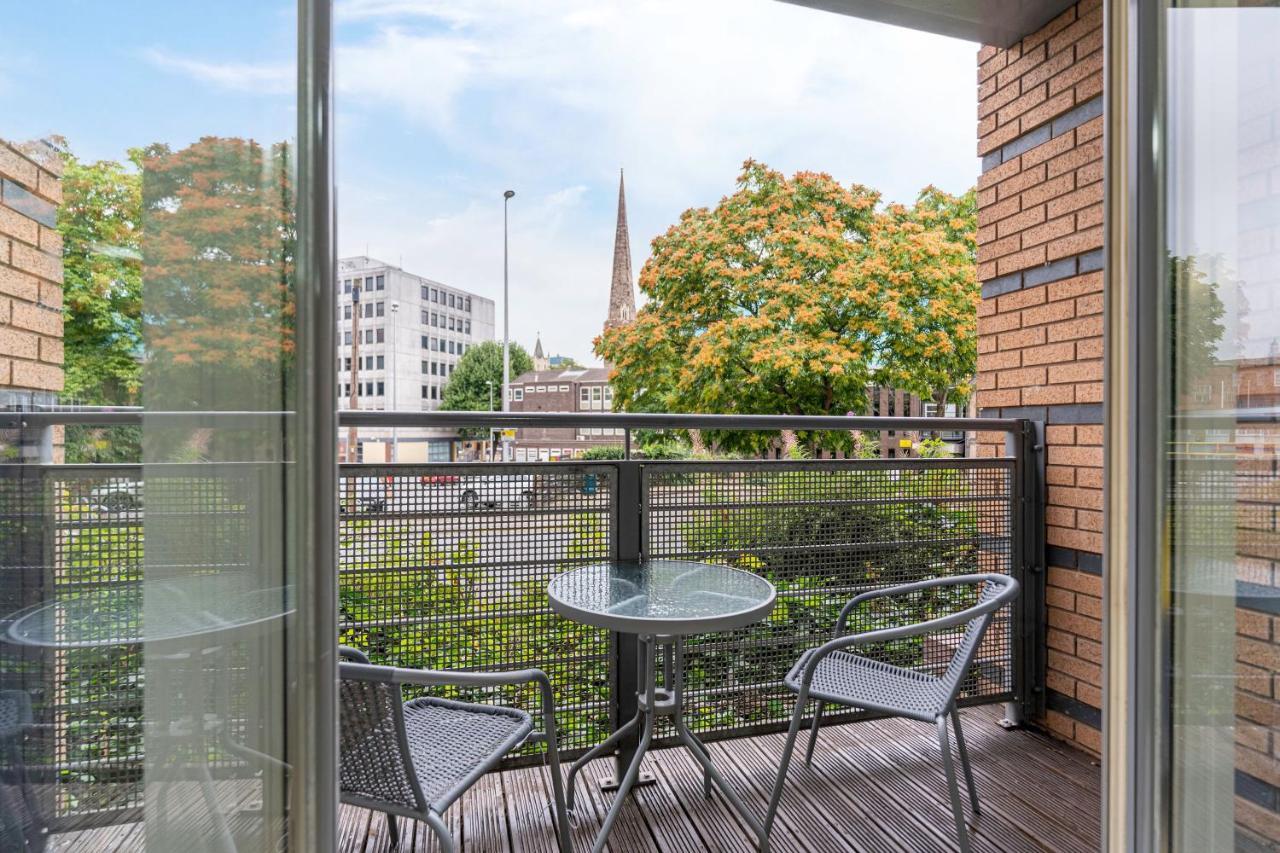 Riley House Spacious City Apartment Coventry Esterno foto